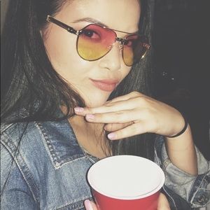 Meet your Posher, Ariel